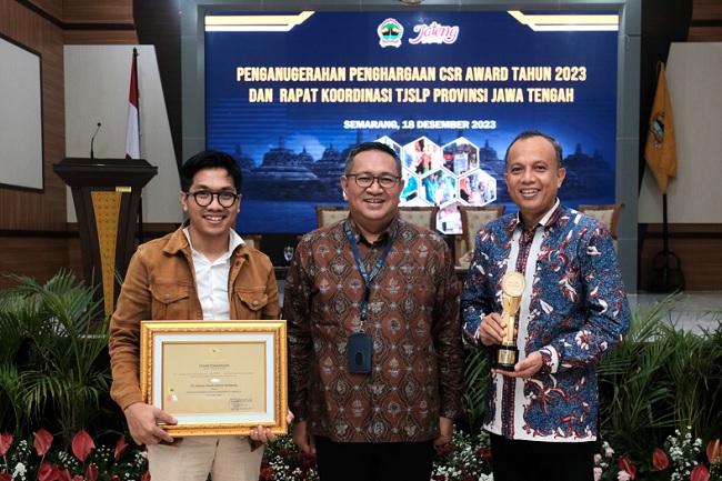 Semen Gresik Raih Predikat Pelaksana Terbaik Csr Awards Dari