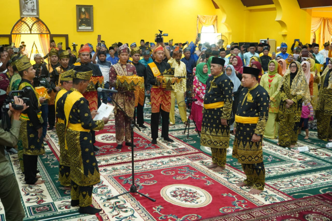 Alfedri Husni Dapat Gelar Adat Lam Riau Pastikan Tak Ada Kaitan