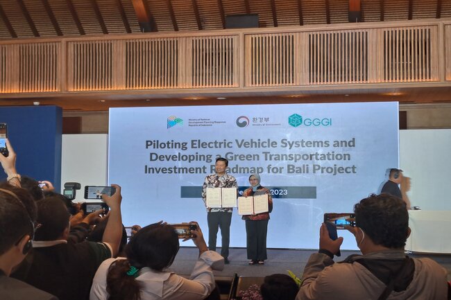 Bangun Transportasi Publik Berbasis Kendaraan Listrik, Indonesia Jalin Kerja Sama dengan Korsel