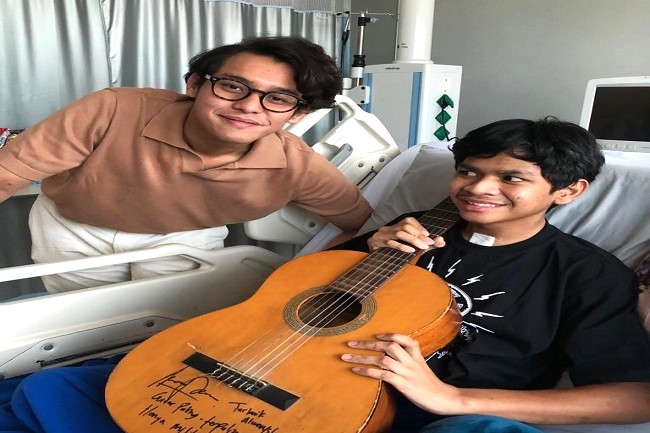 Bawa Gitar dan Ajak Bernyanyi, Momen Haru Ardhito Pramono Jenguk David Ozora