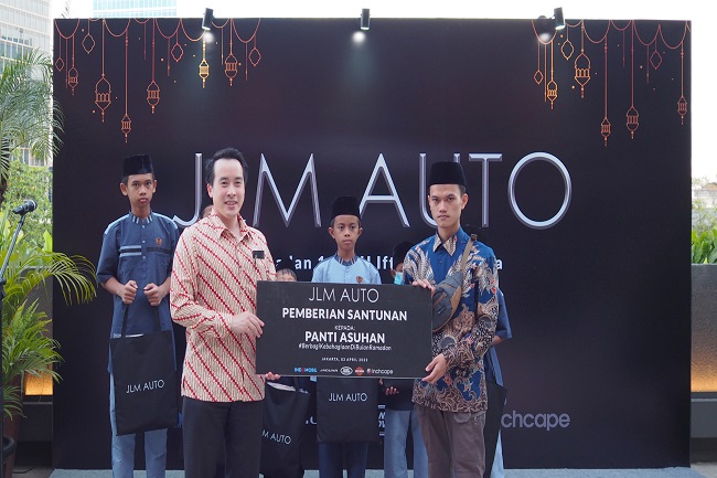 Buka Puasa Bareng Media, PT JLM Auto Indonesia Berbagi Kebahagiaan Bersama Anak Yatim Piatu