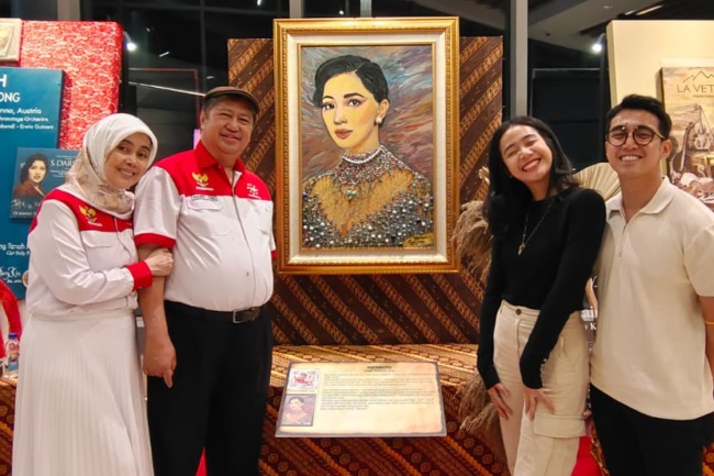 Terima Rekor Muri, Cerita Harry Kiss Sang Pelopor Audio Painting di Indonesia