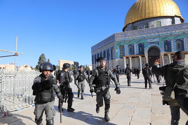 Pasukan Israel Larang Ribuan Jamaah Masuk Yerusalem untuk Salat Jumat di Masjid Aqsa