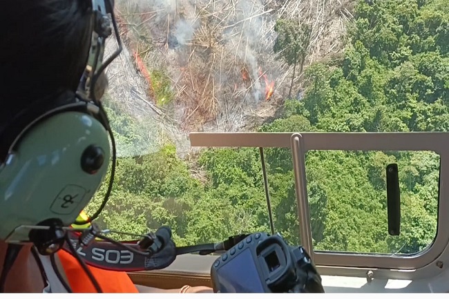 Patroli Karhutla dengan Helikopter BNPB, Api Berkobar di Bukit Paramasan