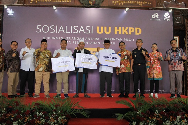 Bea Cukai Kudus dan Pajak Semarang Selatan Hibahkan Kendaraan Bermotor ke Yayasan Sosial