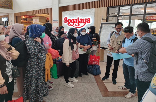 Terciduk di Bandara Juanda, 36 Calon Pekerja Migran Dipulangkan ke NTB