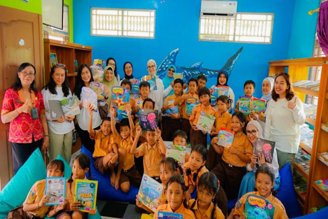 PIS Tumbuhkan Kecintaan Laut pada Anak Sekolah Lewat BerSEAnergi untuk Laut di Bali