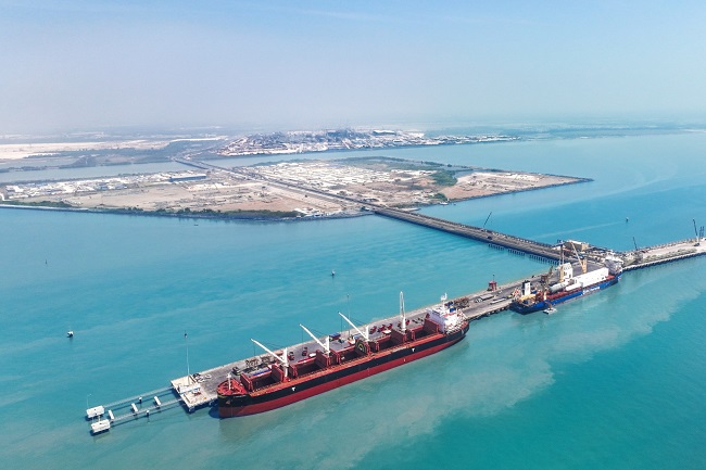 Kolaborasi Pelindo Membangun Pelabuhan Terintegrasi Kawasan Industri 