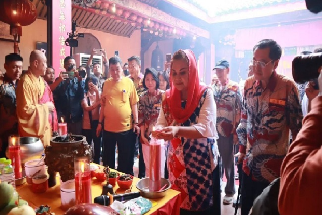 Indahnya Keberagaman Peringatan Kwan She Im Phu Sa di Klenteng Tay Kak Sie Semarang