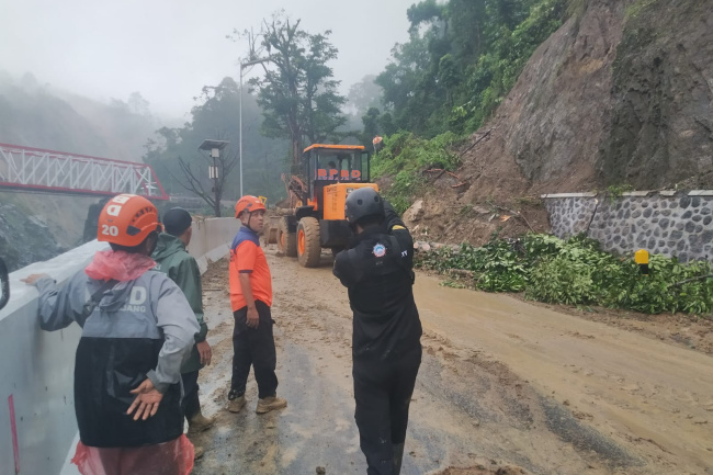 Bupati Lumajang Tetapkan Status Tanggap Daruat Banjir dan Longsor