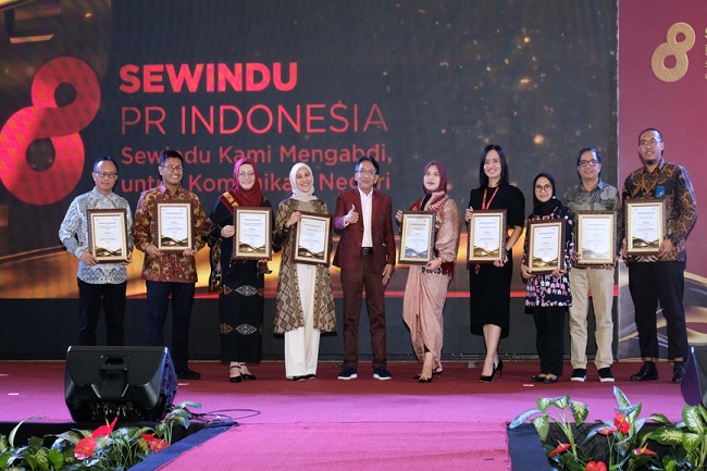 Semen Gresik Raih Penghargaan Bidang Komunikasi hingga Top 50 Kartini Terbaik pada Ajang Sewindu PR Indonesia
