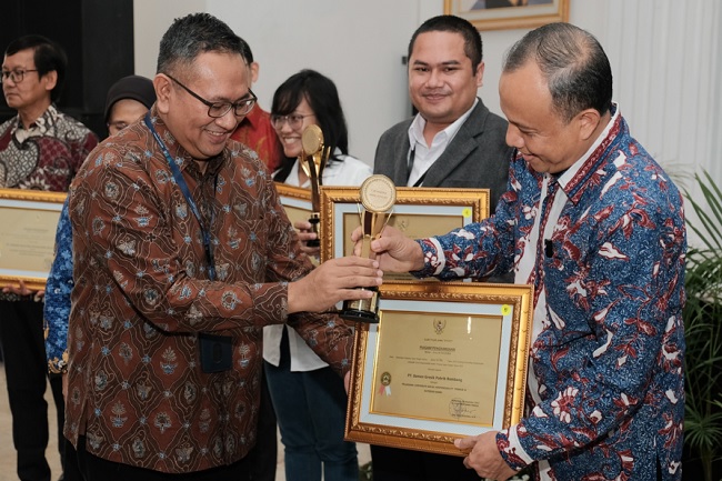 Semen Gresik Raih Predikat Pelaksana Terbaik 2 CSR Awards 2023 dari Pemprov Jawa Tengah