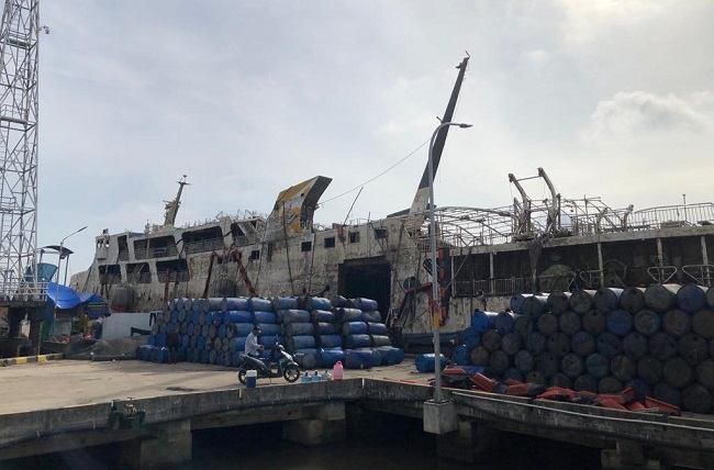 Pelabuhan Kumai tak Terganggu Lagi, KM Satya Kencana III Berhasil Dievakuasi  