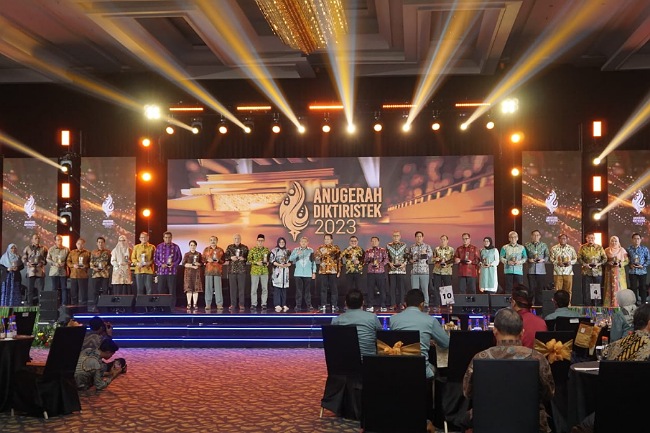 Dorong PKKM, Ukrida Raih Gold Winner dalam Anugerah Diktiristek 2023  
