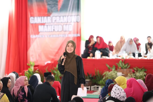 Siti Atiqoh Ganjar Mulai Safari Politik, Kunjungan Perdana ke Ponpes di Jawa Barat
