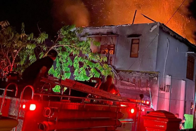 Petugas Damkar OKU Gugur Bertugas Usai Tertimpa Reruntuhan Rumah Terbakar