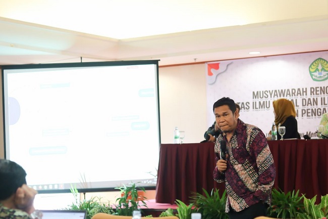 Aroma 'Spoil Sistem' Pelantikan Pejabat Pemprov Riau