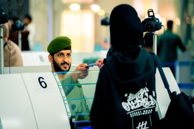 Imigrasi Madinah Siapkan Komunikasi Multibahasa Pelancar Masuknya Jemaah Umroih dan Haji