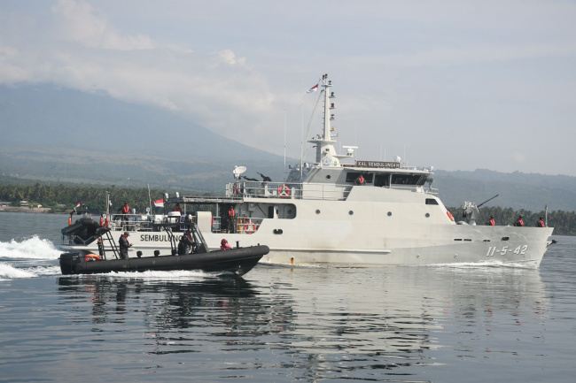 Lanal Banyuwangi Kerahkan Sejumlah Kapal Amankan Mudik Lebaran di Selat Bali