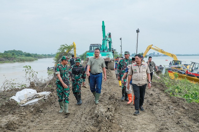 Upaya Intensif PJ Gubernur Jawa Tengah Nana Sujana dalam Mengatasi Banjir Awal Tahun 2024, Patut Diapresiasi 