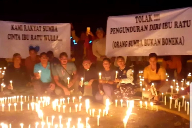 Aksi 73 Ribu Lilin di Tanah Sumba, Desak Surya Paloh Cabut Surat Pengunduran Diri Ratu Wulla