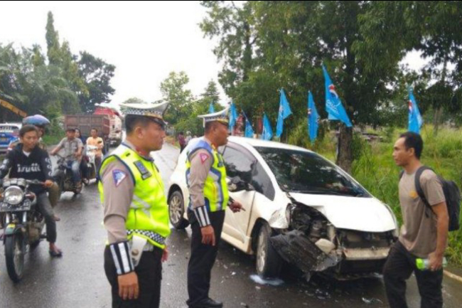 Diduga Mobil Polisi Menabrak Motor Pelajar, Satu Tewas di Tempat
