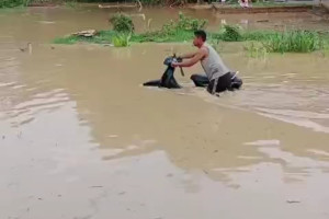 Pati Diterjang Banjir, Akses Jalan Sinomwidodo Terputus