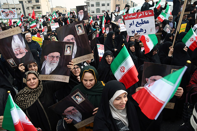 Pengunjuk Rasa Pro Hijab di Iran Kecam Perusuh sebagai Antek Israel
