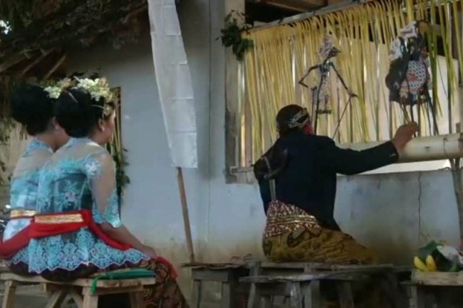 Sedekah Bumi Lahar, Wayang Kulit 10 Menit | Gaya Hidup