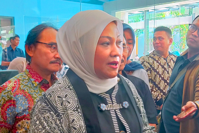 Menunggu Terbit Kartu Para Pekerja