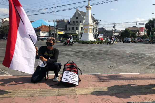 Jalan Kaki Demi Akhiri Judi