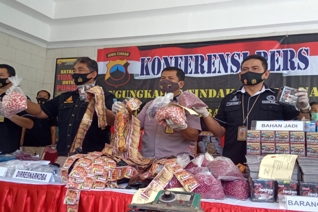 Banyak Celah Dilarang Lengah