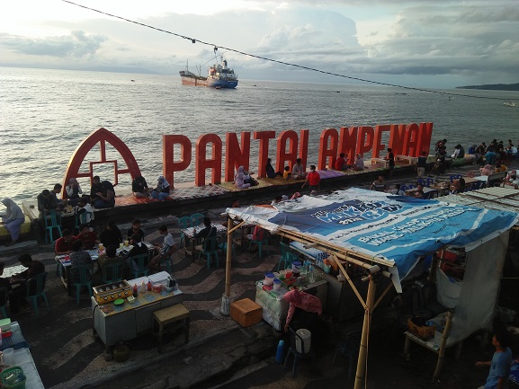 Pantai Ampenan, Indahnya Sunset Sembari Nikmati Kuliner | Gaya Hidup