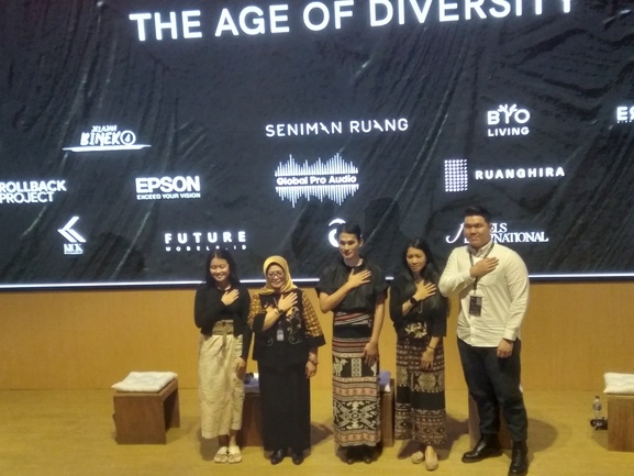 Oscar Lawalata Rawat Nilai Luhur Tenun Nusantara dengan Gelaran Festival AKU DAN KAIN