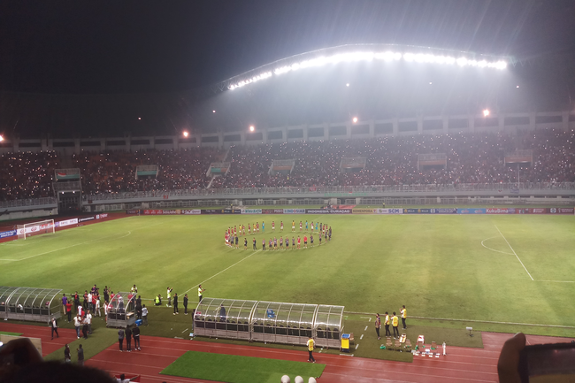 Timnas Indonesia Rayakan Kemenangan Bersama Penonton