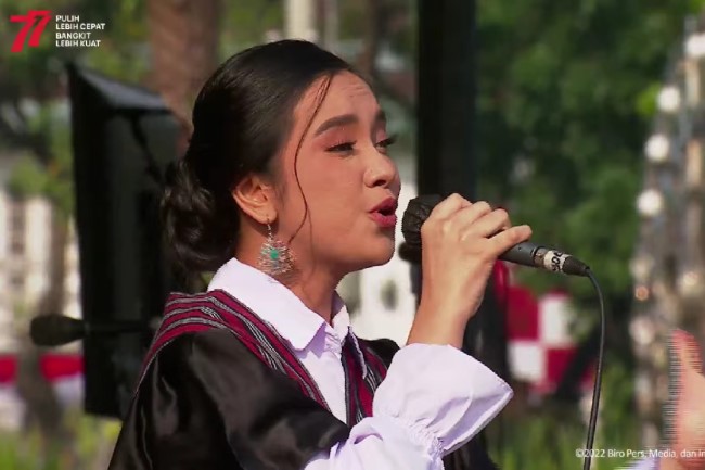 Vidi Aldiano dan Lyodra Tampil di Istana Nyanyikan Lagu Kebangsaan