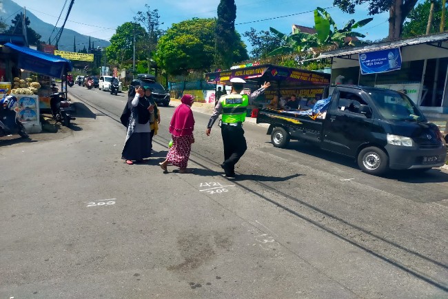 Lalu lintas Wisata Tawangmangu Ramai Lancar