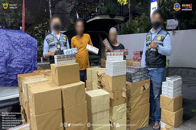 Tegas, Bea Cukai Sita Jutaan Batang Rokok Ilegal di Jateng dan Jatim