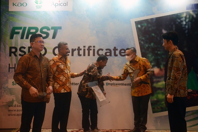 Kao, Apical & Asian Agri Rayakan Pencapaian Sertifikasi RSPO Pertama 