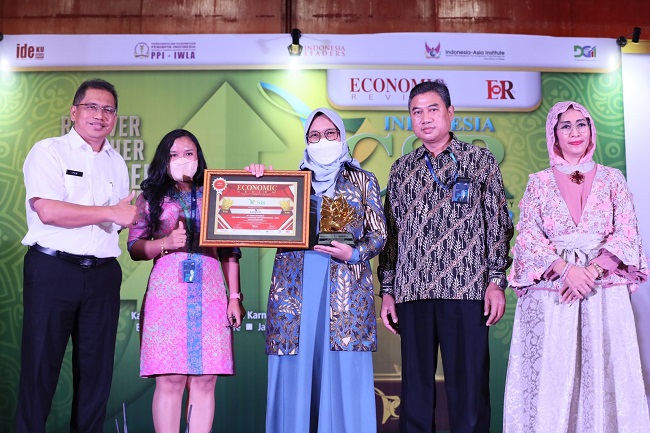 TASPEN Raih Penghargaan The Best Sustainable Development Goals Program Implementation 2022 Dalam Ajang Indonesia CSR Award-V 2022