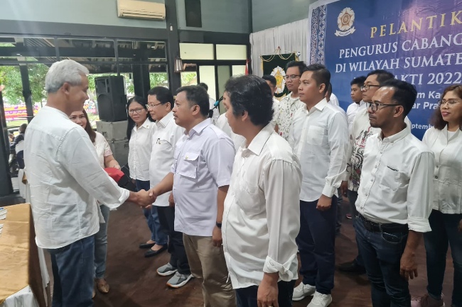 Lantik Pengurus KAGAMA di Medan, Ganjar: Harus Menginspirasi