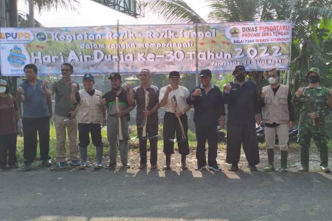 Hari Air Sedunia, PSDA Serayu Citanduy Gelar Bersih Sungai Banjaran
