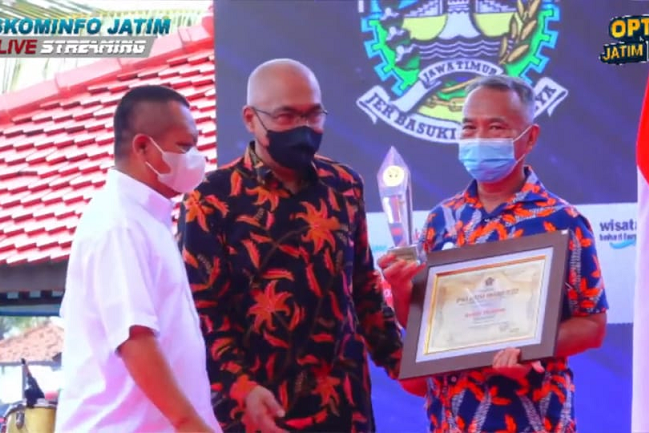 Awards Tokoh Pers Daerah untuk Penulis Kolom di Gatra.com