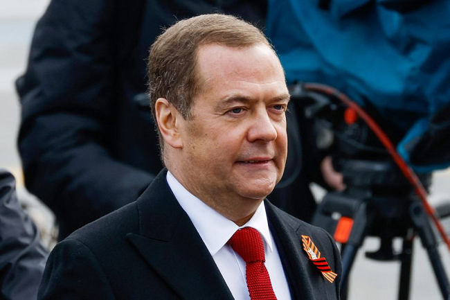 Medvedev: Senjata Nuklir Strategis Dipakai Pertahankan Wilayah Baru