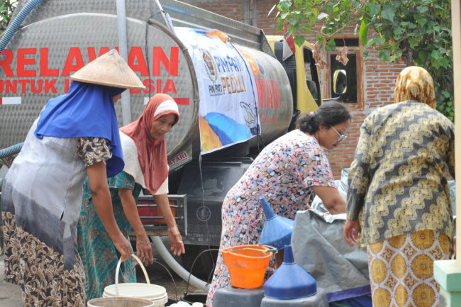 Rp 15 Ribu per Hari untuk Air Bersih, PWI Pati Distribusikan Bantuan