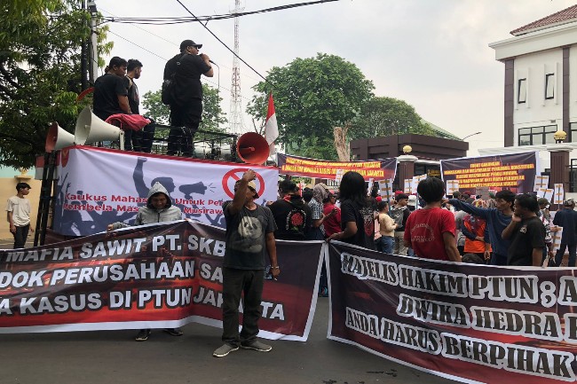 Geruduk PTUN Jakarta dan MA, Massa Minta Hakim Tak Khianati Putusan MA, Loh Kenapa?