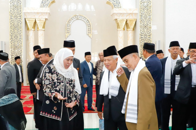 Gubernur Khofifah Hadiri Peringatan Satu Abad Pondok Modern Darussalam Gontor