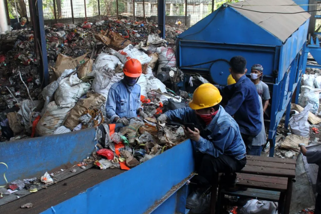 Hasil Lelang Mitra Pengolahan Sampah Kota Bekasi Dinilai Janggal