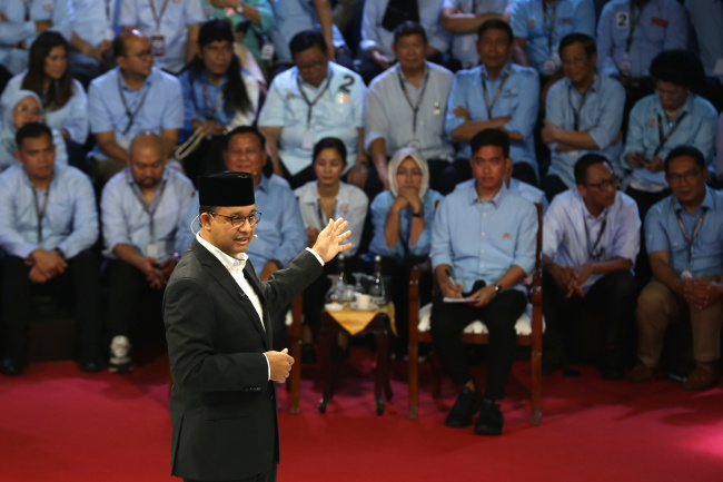 Paparan Visi Misi Debat Capres, Anies Langsung Serang Prabowo-Gibran