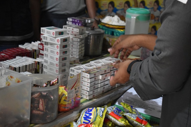 Bea Cukai Gelar Operasi Pasar Berantas Rokok Ilegal di Bekasi dan Pekanbaru